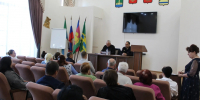 В станице Холмской полицейские и активисты ТОС обсудили меры безопасности на майские праздники и борьбу с мошенничеством - Газета Восход